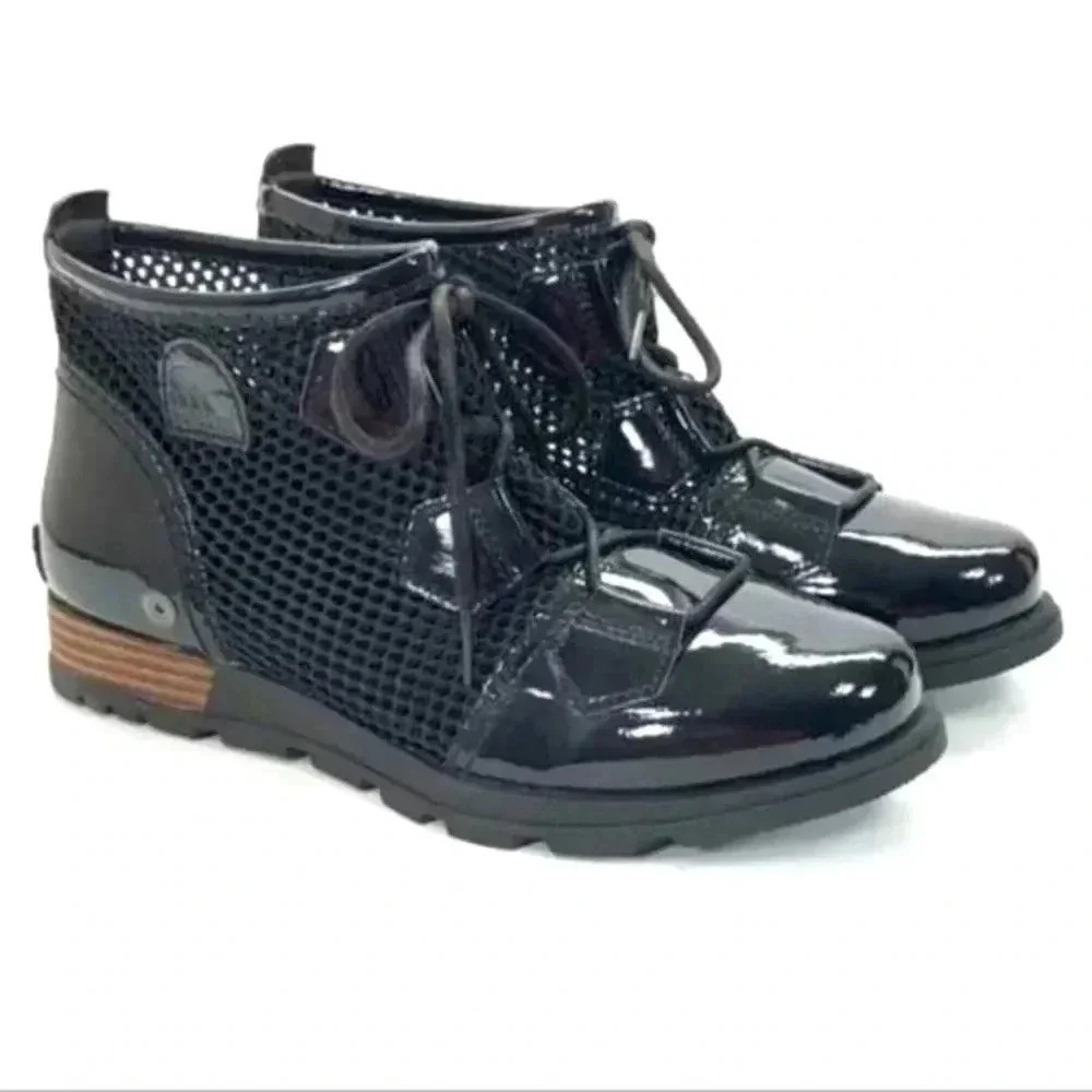 Sorel Major Lace Up Mesh Patent Leather Boots